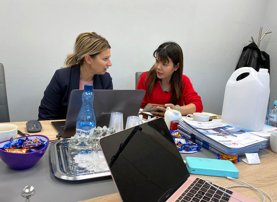 Client discussion at a meeting table